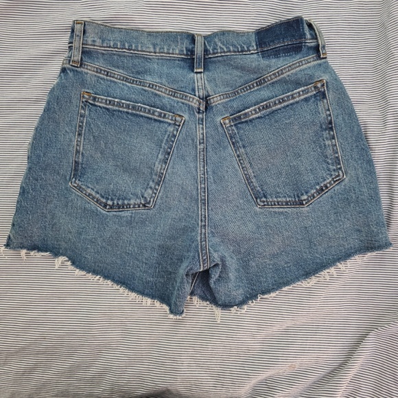 Abercrombie & Fitch Women’s 4 inch Mom Short High Rise Short Curve Love 30/10 - Picture 2 of 3